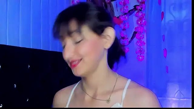 Snapshot of vicky__skinny_1 chatting on 18, 2, 2025 vicky skinny 1 online show from 18, 2, 2025