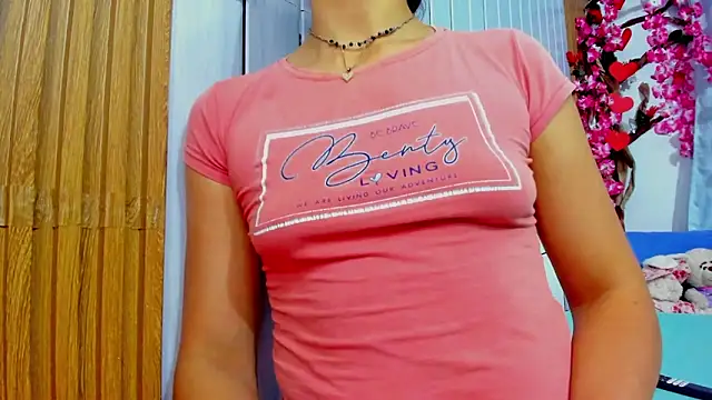 Snapshot of vicky__skinny_1 chatting on 1, 3, 2025 vicky skinny 1 online show from 1, 3, 2025