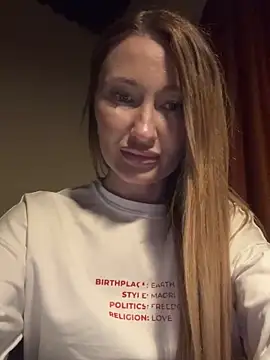 Snapshot of Sweet_Pussy2024 chatting on 5, 2, 2025 Sweet Pussy2024 online show from 5, 2, 2025