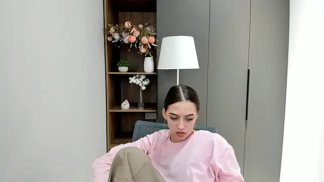 Snapshot of WhitneyCruise chatting on 3, 2, 2025 WhitneyCruise online show from 3, 2, 2025