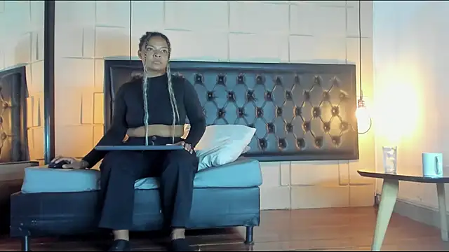 SamanthaMilann online show from 28, 2, 2025