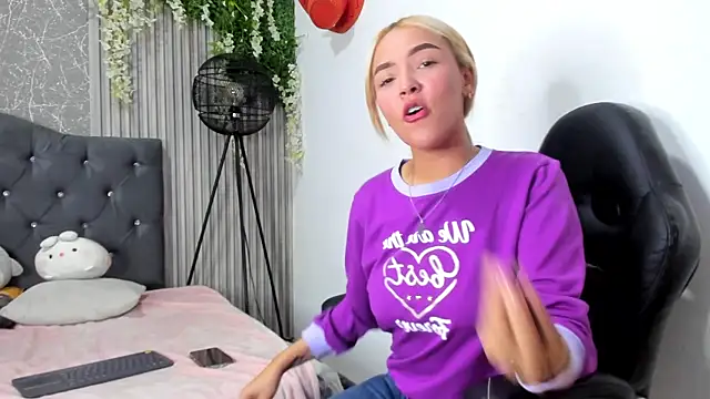 asami kimi online show from 18, 2, 2025