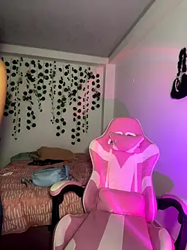 Snapshot of LiLy_kIndly chatting on 18, 12, 2025 LiLy kIndly online show from 18, 12, 2025