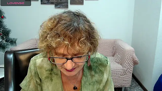 Snapshot of SexyGrandma_ chatting on 2, 2, 2025 SexyGrandma online show from 2, 2, 2025
