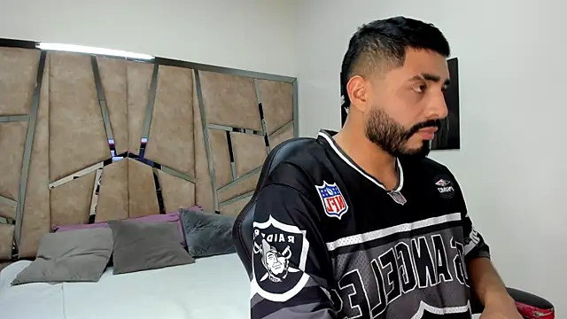 LeandroRusso online show from 12, 2, 2025