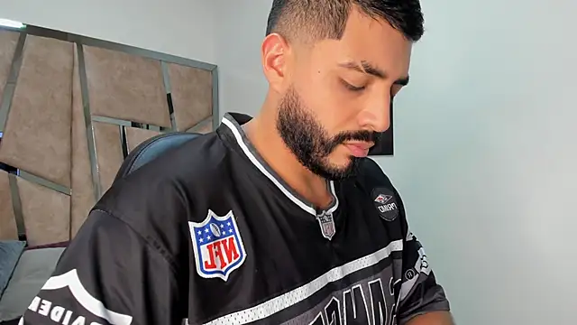 LeandroRusso online show from 25, 2, 2025