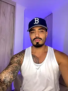 LeandroRusso online show from 5, 11, 2025