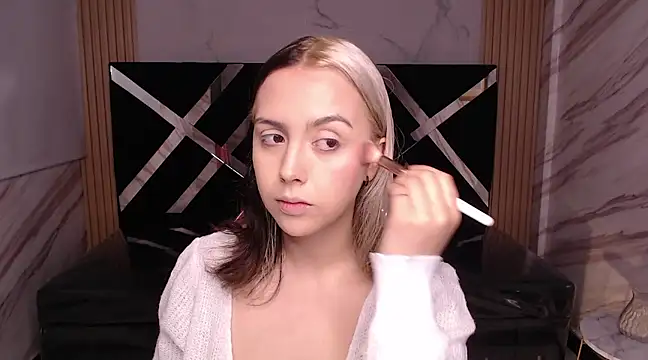 Hela v online show from 10, 3, 2025