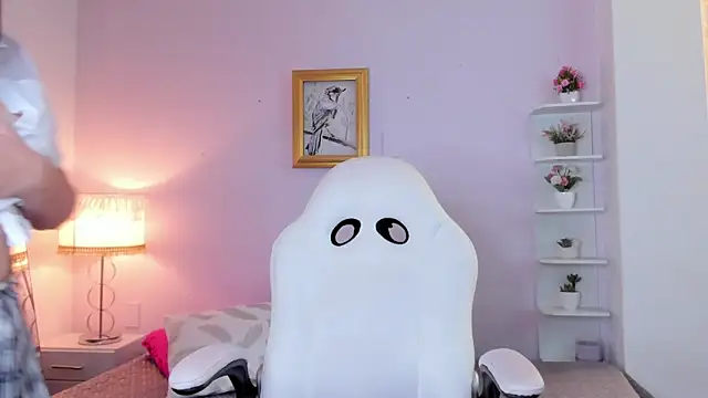 LeilaRasi online show from 8, 3, 2025