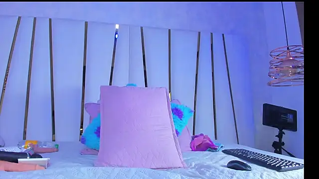 violet gray  online show from 5, 10, 2025