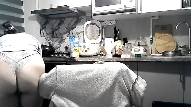 Snapshot of Misssweet_s chatting on 27, 10, 2025 Misssweet s online show from 27, 10, 2025