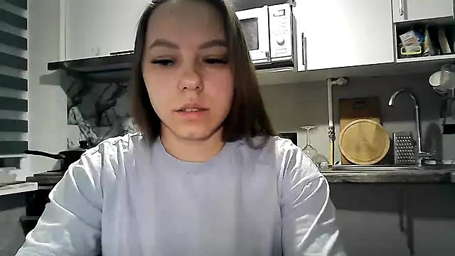 Snapshot of Misssweet_s chatting on 5, 12, 2025 Misssweet s online show from 5, 12, 2025