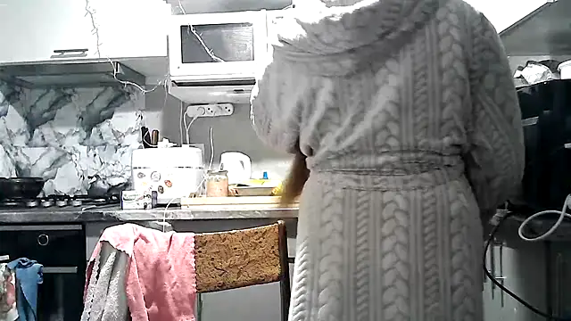 Snapshot of Misssweet_s chatting on 16, 12, 2025 Misssweet s online show from 16, 12, 2025