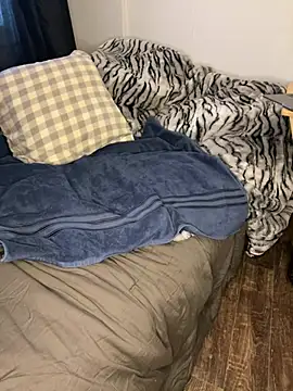 Snapshot of JuicyLuciee chatting on 21, 2, 2025 JuicyLuciee online show from 21, 2, 2025