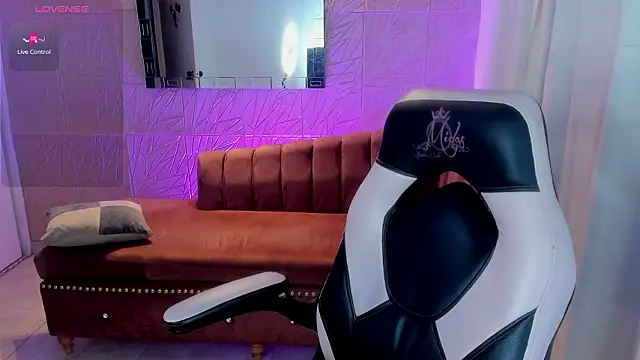 Snapshot of miss_isabella_m chatting on 3, 2, 2026 miss isabella m online show from 3, 2, 2026