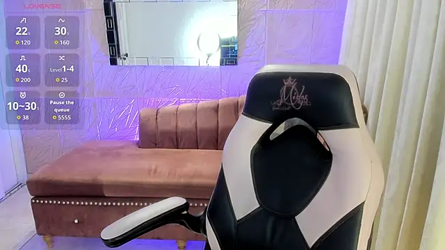 Snapshot of miss_isabella_m chatting on 10, 4, 2026 miss isabella m online show from 10, 4, 2026