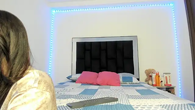 Snapshot of victoriacolin chatting on 22, 3, 2025 victoriacolin online show from 22, 3, 2025