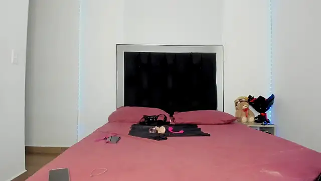 Snapshot of victoriacolin chatting on 7, 2, 2026 victoriacolin online show from 7, 2, 2026