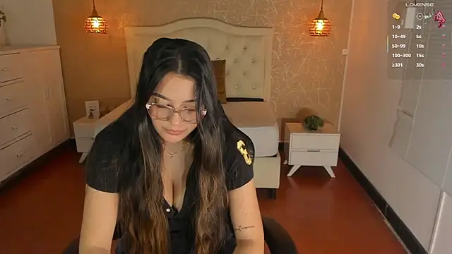 Hadley  online show from 28, 10, 2025