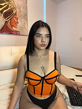 Snapshot of eileensophi chatting on 5, 3, 2025 eileensophi online show from 5, 3, 2025