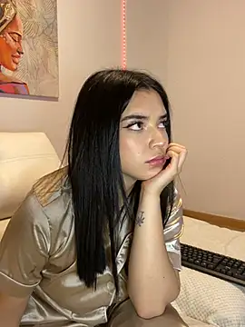 Snapshot of eileensophi chatting on 7, 3, 2025 eileensophi online show from 7, 3, 2025