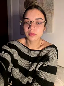 Snapshot of eileensophi chatting on 15, 10, 2025 eileensophi online show from 15, 10, 2025