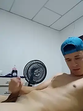 arevalo1124 online show from 3, 2, 2025