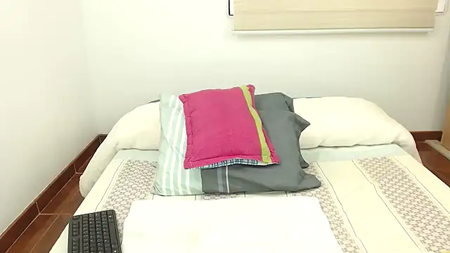 Snapshot of picaes8 chatting on 19, 11, 2025 picaes8 online show from 19, 11, 2025