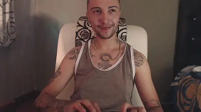 Snapshot of FemToMale chatting on 1, 2, 2025 FemToMale online show from 1, 2, 2025