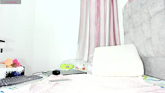 k stormi  online show from 29, 1, 2025