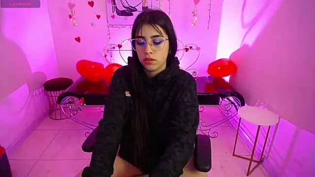 Snapshot of Adri_Gomez_ chatting on 15, 2, 2025 Adri Gomez online show from 15, 2, 2025