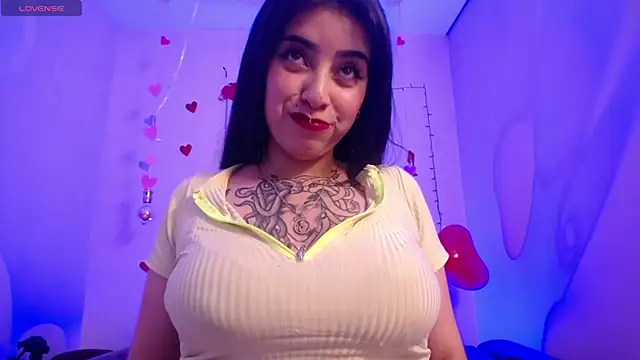 Snapshot of Adri_Gomez_ chatting on 24, 2, 2025 Adri Gomez online show from 24, 2, 2025