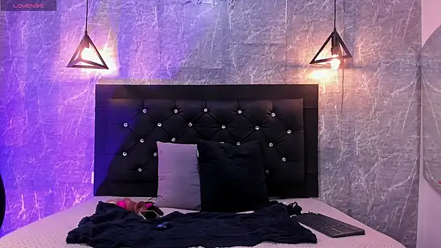 emberhodson online show from 6, 10, 2025