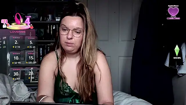 Snapshot of Demi_WelshX chatting on 27, 11, 2025 Demi WelshX online show from 27, 11, 2025