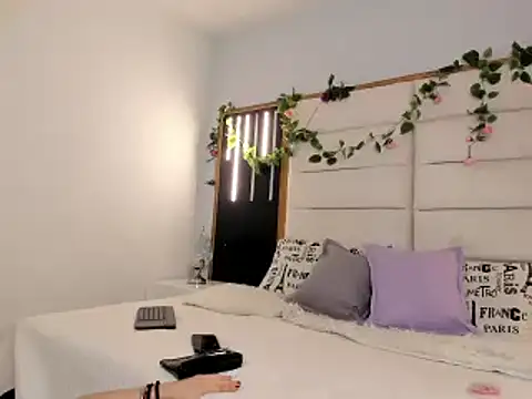 SofiArias online show from 28, 2, 2025