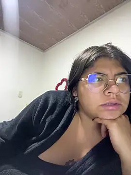 viccky vick online show from 6, 3, 2025