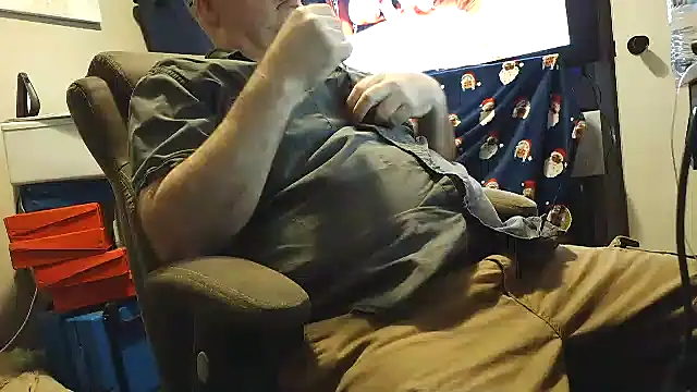 Snapshot of stubbydick3 chatting on 4, 2, 2025 stubbydick3 online show from 4, 2, 2025