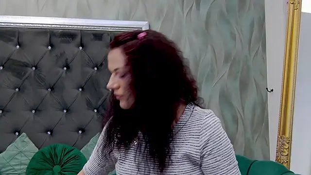 Snapshot of LissaAnn chatting on 14, 2, 2025 LissaAnn online show from 14, 2, 2025