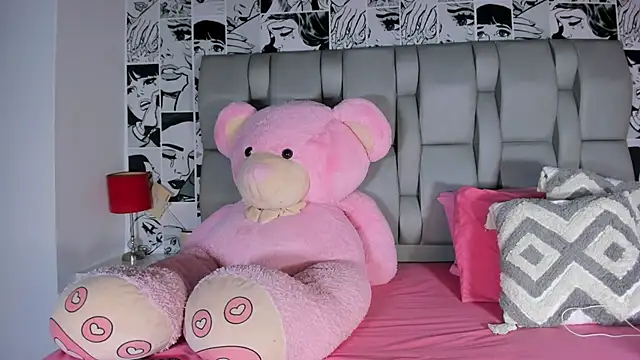 LucyRosse online show from 5, 4, 2026