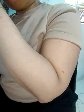 Snapshot of alexandraluv chatting on 27, 9, 2025 alexandraluv online show from 27, 9, 2025