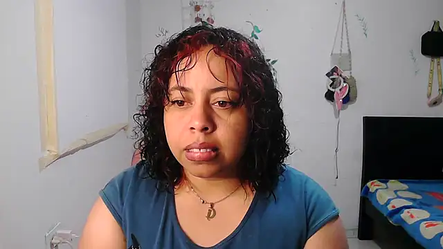 Snapshot of alexandraluv chatting on 23, 11, 2025 alexandraluv online show from 23, 11, 2025