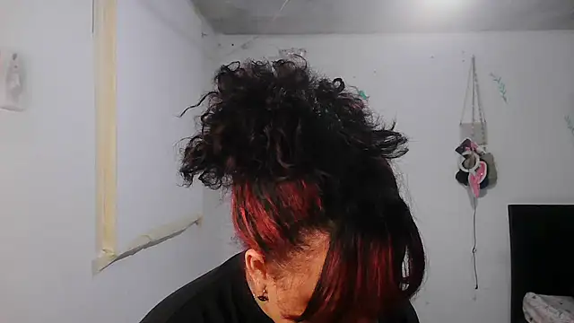 Snapshot of alexandraluv chatting on 25, 11, 2025 alexandraluv online show from 25, 11, 2025