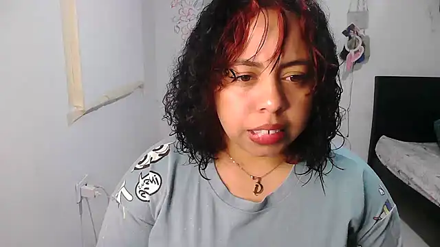 Snapshot of alexandraluv chatting on 26, 11, 2025 alexandraluv online show from 26, 11, 2025