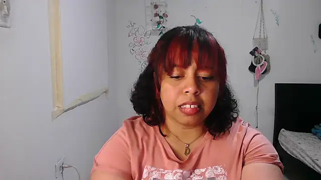 Snapshot of alexandraluv chatting on 27, 11, 2025 alexandraluv online show from 27, 11, 2025