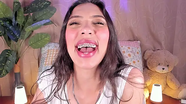 Miss veronicaa2 online show from 13, 7, 2026