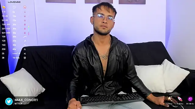 Snapshot of Max_Conor1 chatting on 19, 12, 2025 Max Conor1 online show from 19, 12, 2025