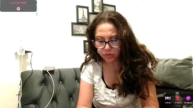 Snapshot of MirandaLatinaLovely chatting on 23, 11, 2025 MirandaLatinaLovely online show from 23, 11, 2025