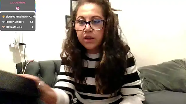 Snapshot of MirandaLatinaLovely chatting on 29, 11, 2025 MirandaLatinaLovely online show from 29, 11, 2025