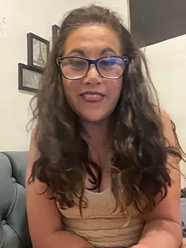 Snapshot of MirandaLatinaLovely chatting on 4, 12, 2025 MirandaLatinaLovely online show from 4, 12, 2025