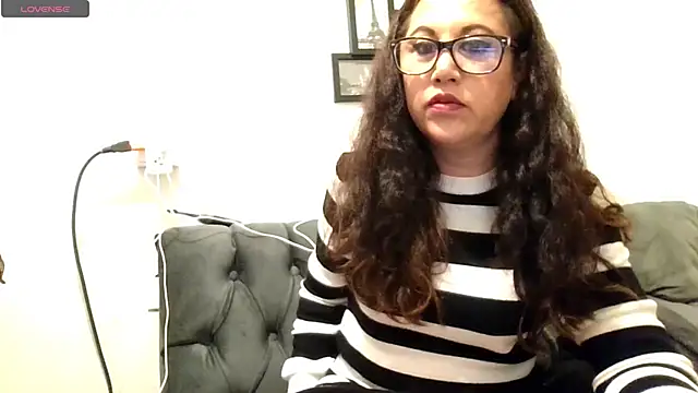 Snapshot of MirandaLatinaLovely chatting on 18, 12, 2025 MirandaLatinaLovely online show from 18, 12, 2025